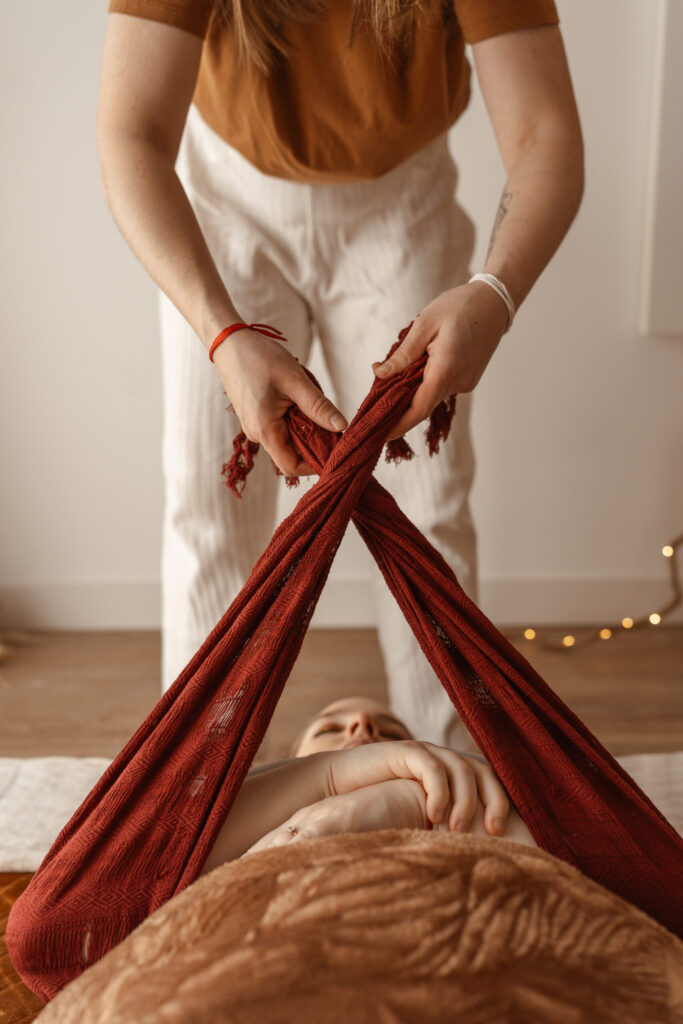Soin rebozo prénatal ou postnatal Holilune - séance de détente et accompagnement maternité