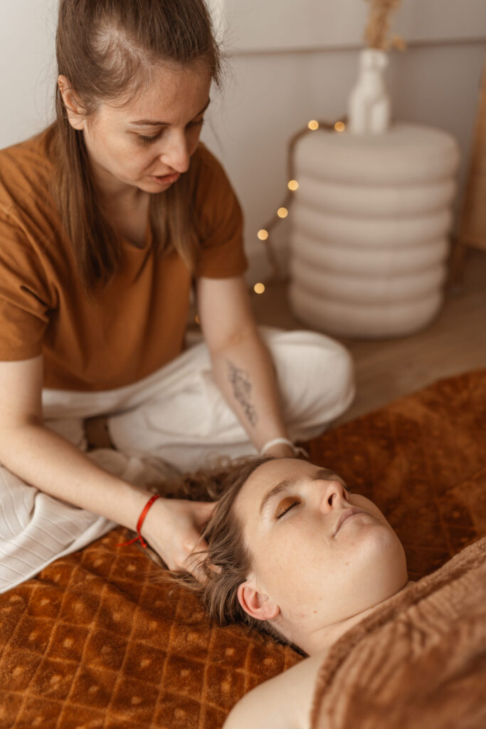 Massage fascio-crânien prénatal ou postnatal Holilune - séance de détente global